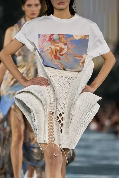 Look 44